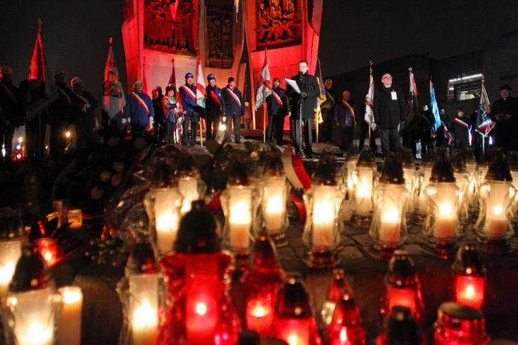 Uroczystości w 46. rocznicę Grudnia '70 przed Pomnikiem Poległych Stoczniowców w Gdańsku. Fot. PAP/P. Wittman