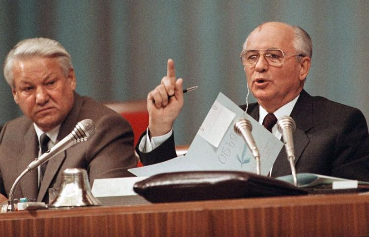 Michaił Gorbaczow oraz Borys Jelcyn. Lipiec, 1991 r. Fot. PAP/EPA