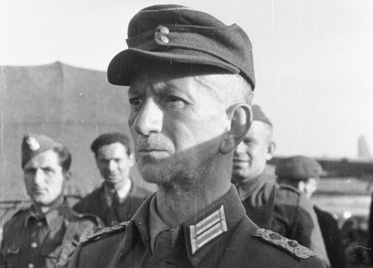 Niemiecki zbrodiarz SS-Standartenfuehrer Max Daume sprowadzony do Polski. Warszawa, 1946.05.25. Fot. PAP/CAF