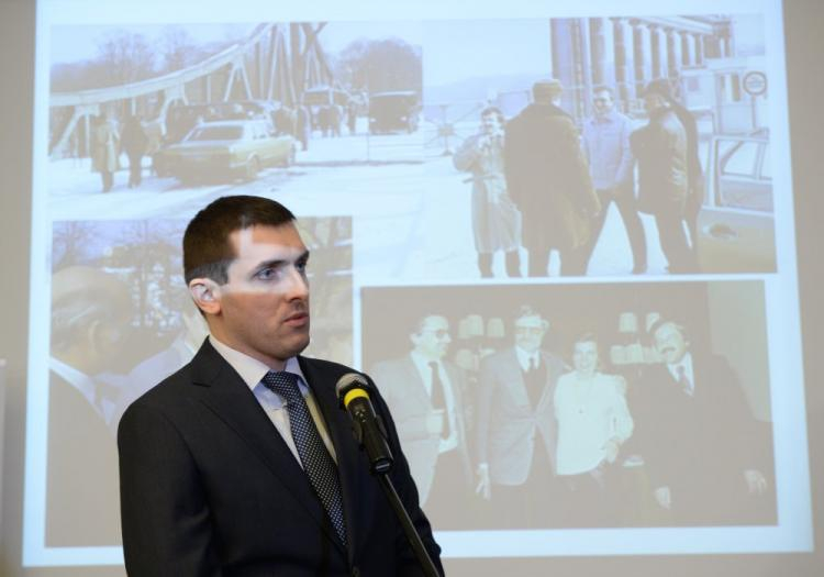 Dr Witold Bagieński podczas konferencji prasowej nt. zbioru zastrzeżonego w Centrum Edukacyjne IPN. Fot. PAP/J. Turczyk 