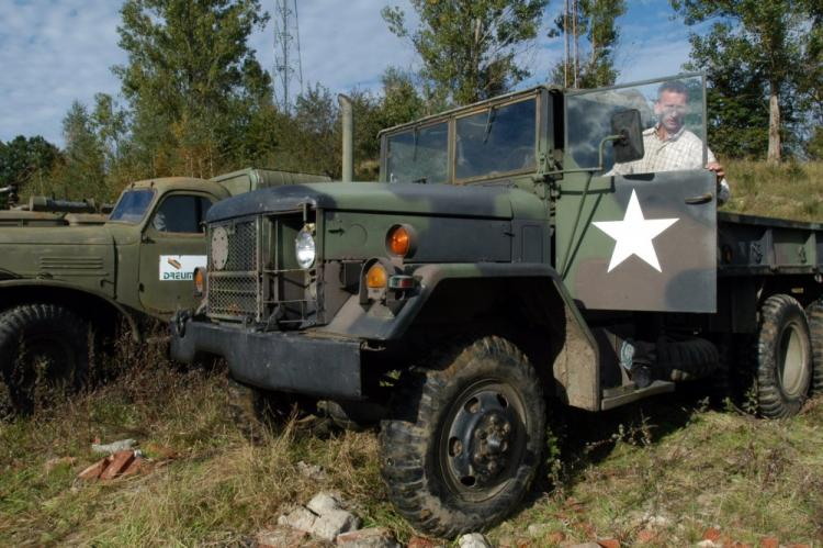 Kolekcja militariów Mariana Laskowskiego. Malechowo, 2007 r. Fot. PAP/B. Ostrowska