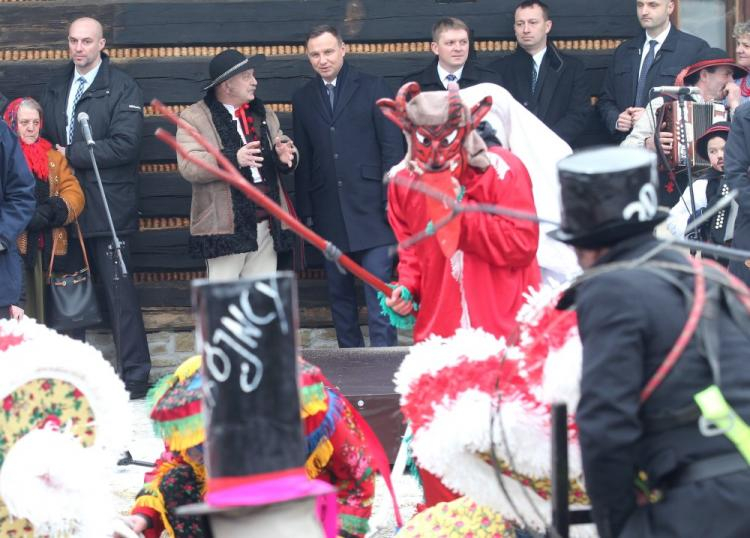 Prezydent Andrzej Duda (C) uczestniczy w "Żywieckich Godach 2017". Fot. PAP/A. Grygiel