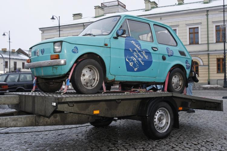 Maluch dla Toma Hanksa z 1974 roku zakupiony w Suwałkach. Fot. PAP/A. Reszko 