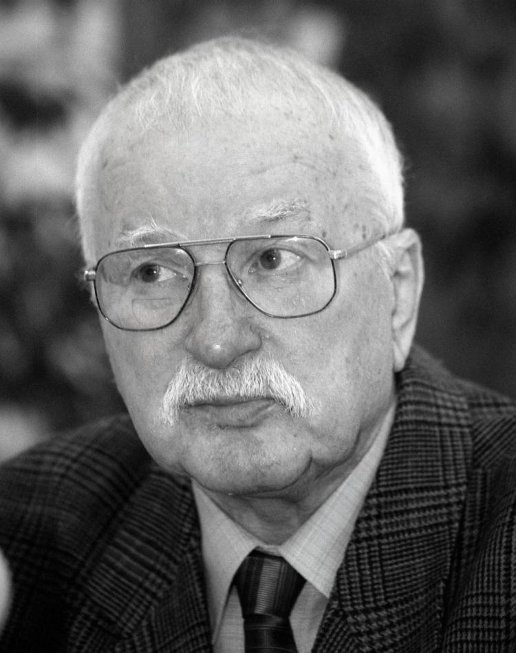 Gustaw Lutkiewicz 2003 r. Fot. PAP/P. Rybarczyk