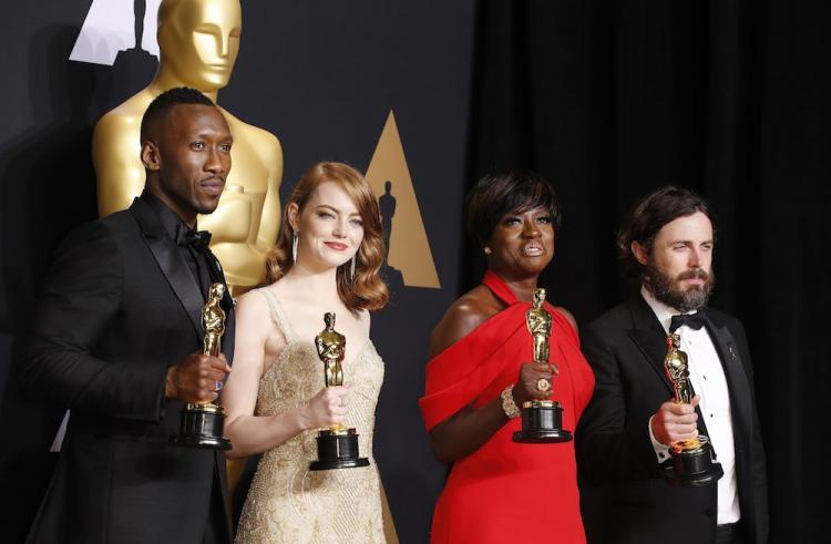 Mahershala Ali, Emma Stone, Viola Davis i Casey Affleck podczas 89. ceremonii wręczenia Oscarów. Fot. PAP/EPA