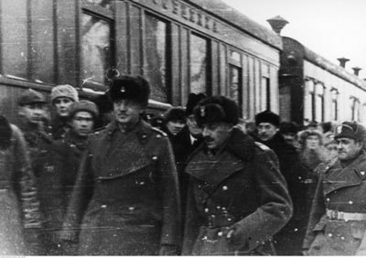 Wizyta Naczelnego Wodza gen. Władysława Sikorskiego w Armii Polskiej w ZSRS. Tockoje, 12.12.1941. Źródło: NAC