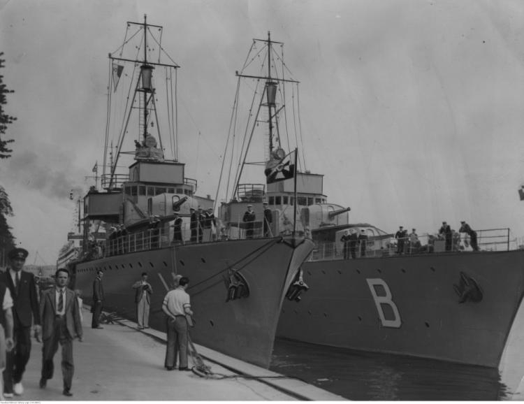 Niszczyciele ORP "Burza" i ORP "Wicher". 1934 r. Fot. NAC