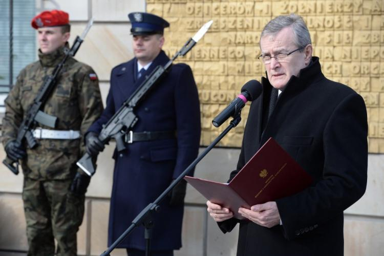 Wicepremier, minister kultury Piotr Gliński podczas obchodów Narodowego Dnia Pamięci Żołnierzy Wyklętych przed dawnym gmachem MBP. Fot. PAP/J. Turczyk