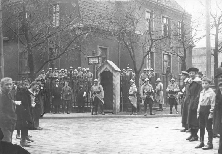 Plebiscyt na Śląsku - posterunek francuski. Katowice, 20.03.1921. Źródło: NAC