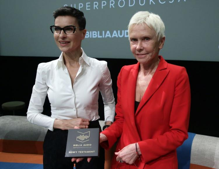 Aktorki Danuta Stenka i Ewa Błaszczyk podczas konferencji prasowej nt. superprodukcji "Biblia Audio" w Narodowym Instytucie Audiowizualnym w Warszawie. Fot. PAP/T. Gzell 