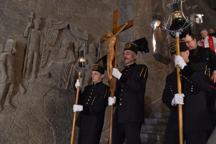 Podziemnej droga krzyżowa Górników w Kopalni Soli w Wieliczce. Fot. PAP/J. Bednarczyk