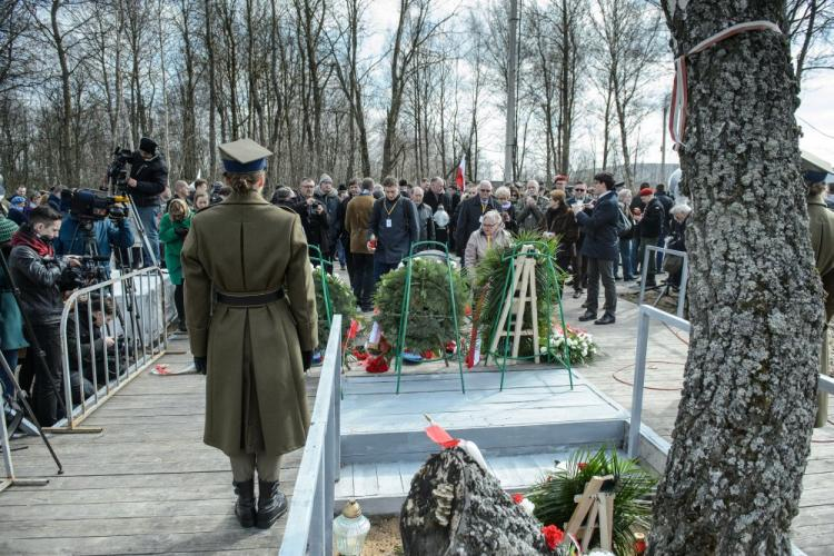 Uroczystości w miejscu katastrofy samolotu prezydenckiego Tu-154M w Smoleńsku. Fot. PAP/W. Pacewicz