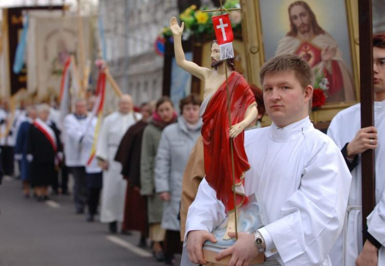 Msza rezurekcyjna w kościele św. Józefa Oblubieńca NMP na warszawskim Kole. Fot. PAP/J. Turczyk 