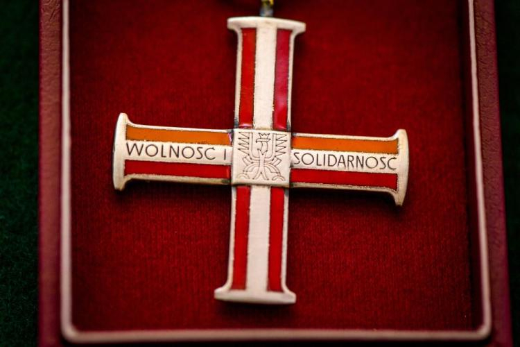 Krzyż Wolności i Solidarności. Fot. PAP/T. Żmijewski