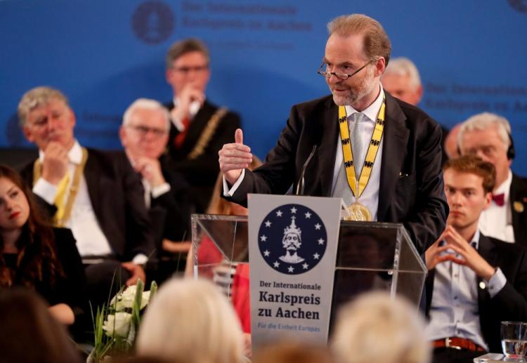 Historyk Timothy Garton Ash odebrał Nagrodę Karola Wielkiego. Akwizgran, 25.05.2017. Fot. PAP/EPA