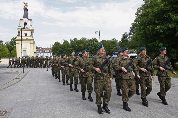 Uroczystości złożenia przysięgi przez pierwszych żołnierzy Terytorialnej Służby Wojskowej. Białystok, 21.05.2017. Fot. PAP/A. Reszko