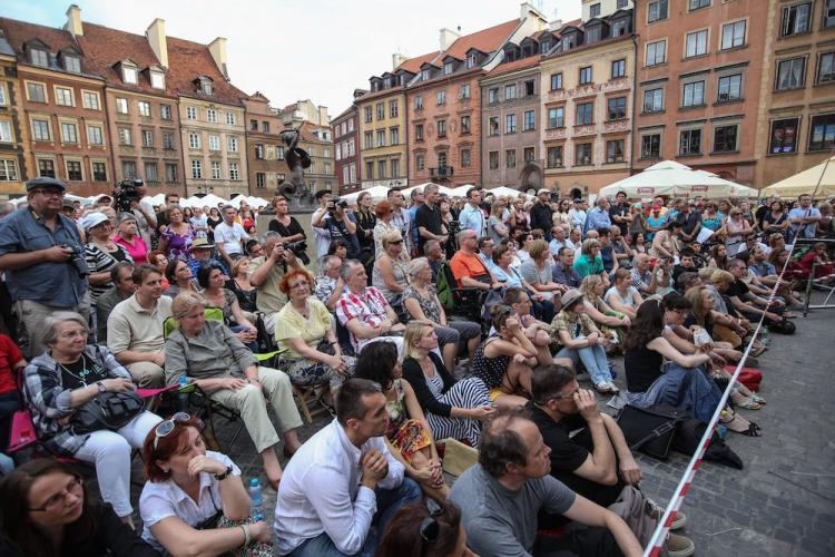 Publiczność Międzynarodowego Plenerowego Festiwalu Jazz na Starówce. Fot. PAP/R. Guz