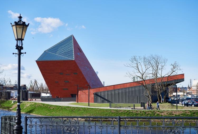 Budynek Muzeum II Wojny Światowej w Gdańsku. Fot. PAP/A. Warżawa