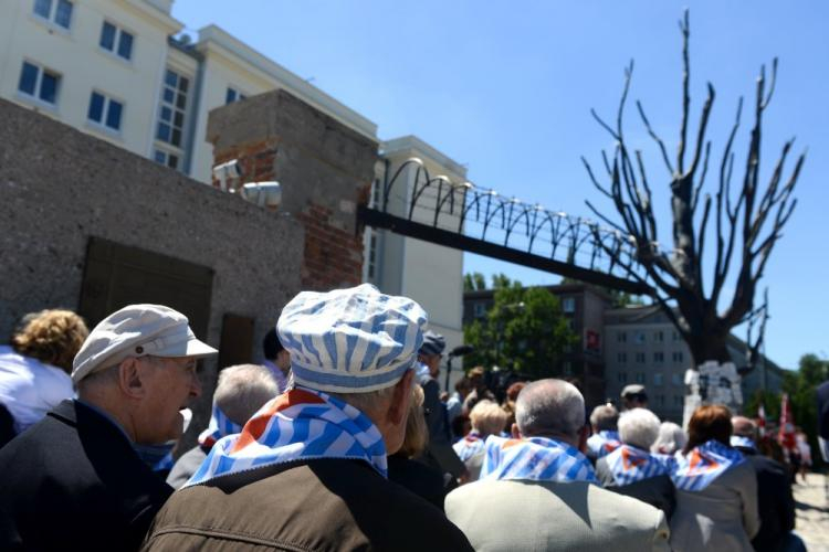 Obchody Narodowego Dnia Pamięci Ofiar Niemieckich Nazistowskich Obozów Koncentracyjnych na terenie Muzeum Więzienia Pawiak w Warszawie. Fot. PAP/J. Kamiński 