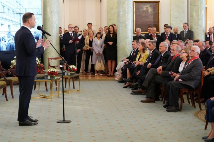 Prezydent Andrzej Duda (L) podczas uroczystości z okazji 35. rocznicy powstania Solidarności Walczącej w Pałacu Prezydenckim. Fot. PAP/K. Kalbarczyk 