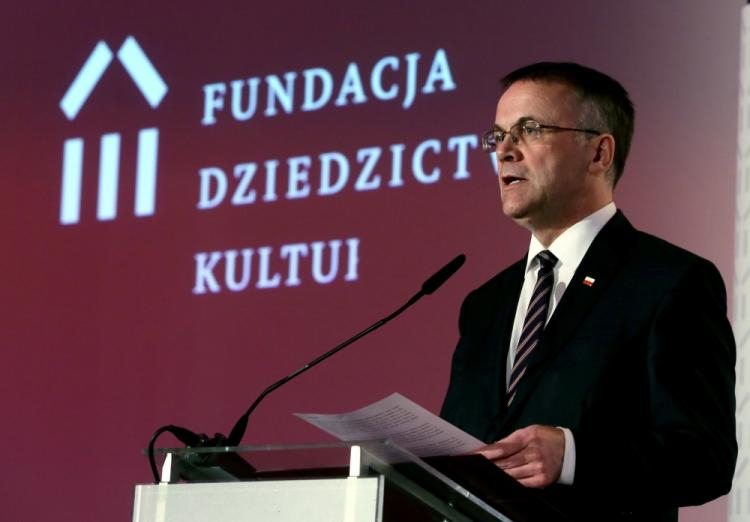  Wiceminister kultury Jarosław Sellin podczas III Gali Fundacji Dziedzictwa Kulturowego. Warszawa, 27.04.2017. PAP/T. Gzell 