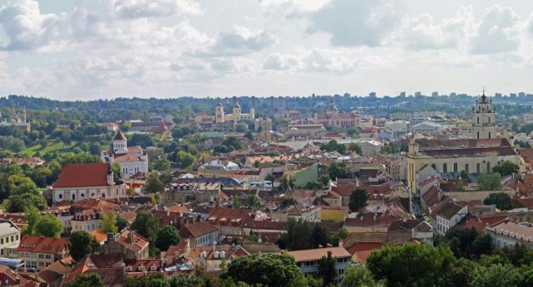 Panorama Wilna z Góry Zamkowej. Fot. PAP/J. Undro