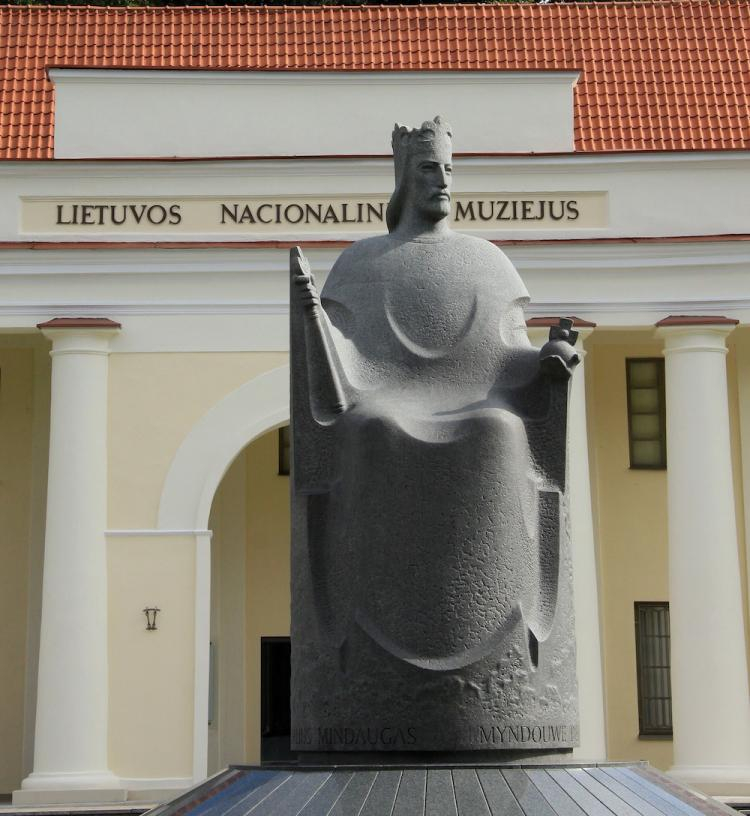 Pomnik Króla Mendoga w Wilnie. Fot. PAP/J. Undro