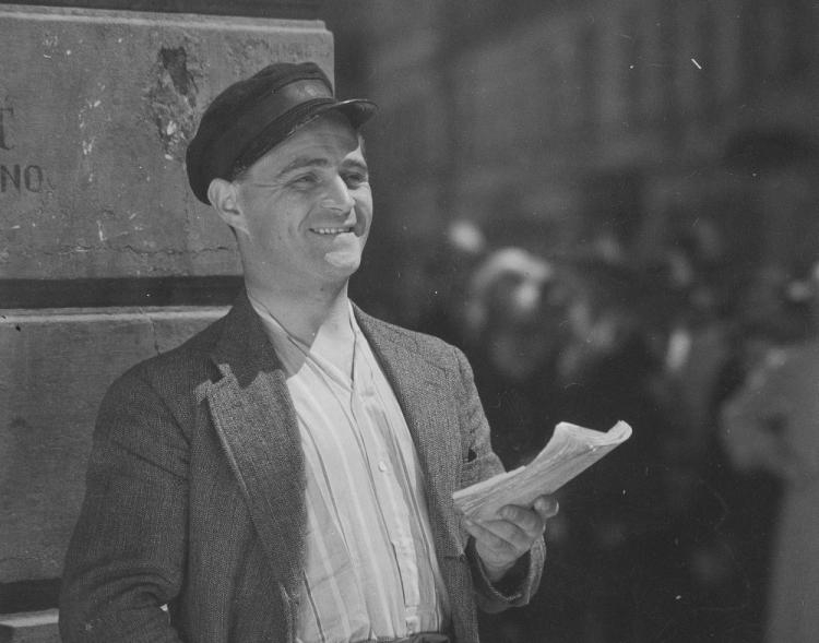 Adolf Dymsza jako Dodek w filmie  "Sto metrów miłości". 1932 r. Fot. NAC