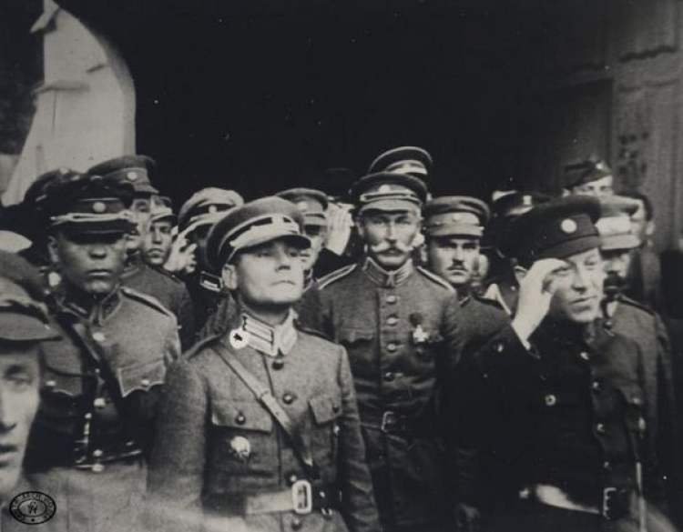 Ataman Semen Petlura podczas przeglądu oddziałów ukraińskich w Kijowie. 10.05.1920. Źródło: CAW