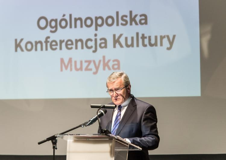 Wicepremier, minister kultury Piotr Gliński podczas otwarcia Ogólnopolskiej Konferencji Kultury. Wrocław, 04.09.2017. Fot. PAP/M. Kulczyński