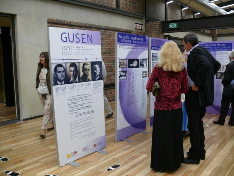 Wystawa „Gusen. Granit i śmierć, pamięć i zapomnienie” w Centrum Holokaustu i Ludobójstwa w Johannesburgu. Fot. Ambasada RP w Pretorii/ Łukasz Nowak i Grażyna Koornhof