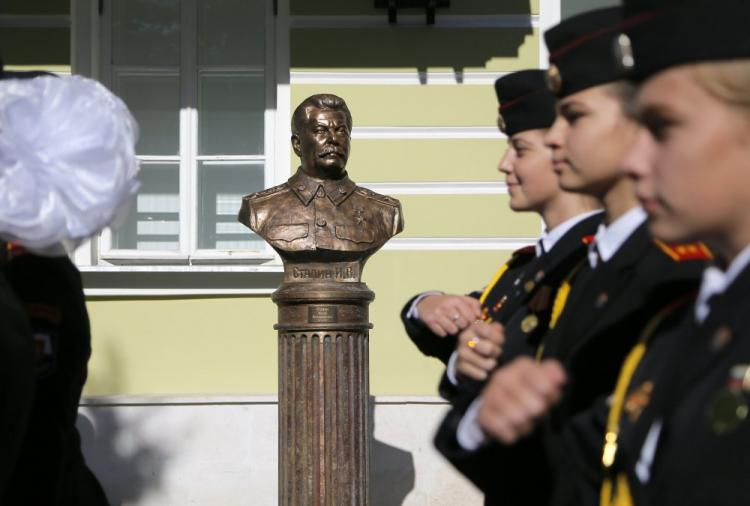 Popiersie Józefa Stalina w "alei wodzów" w Moskwie. Fot. PAP/EPA