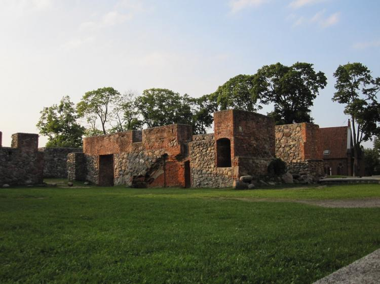 Ruiny Zamku Krzyżackiego w Szczytnie. Źródło: Wikimedia Commons