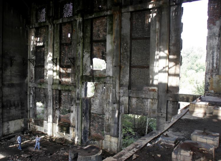 Ruiny hali fabrycznej dawnej Huty Kościuszko w Chorzowie. Fot. PAP/A. Grygiel