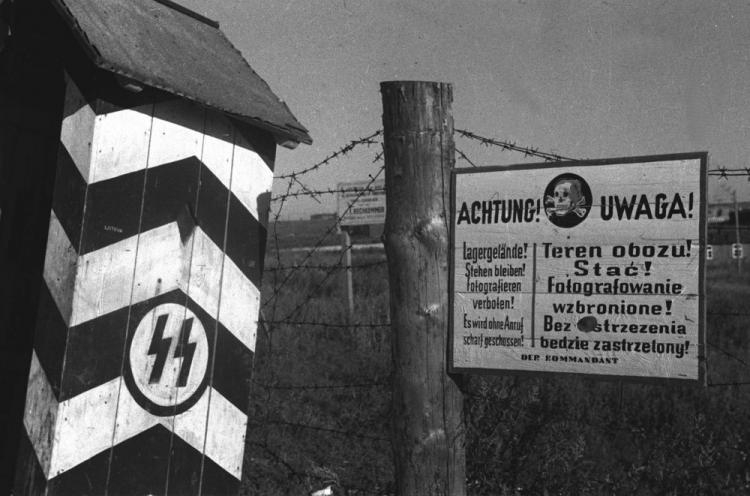 Były niemiecki obóz koncentracyjny Majdanek. 1948 r. Fot. PAP/CAF/Archiwum
