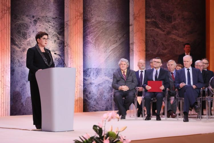 Premier Beata Szydło przemawia podczas gali wręczenia Nagród Prezesa Rady Ministrów, Fot. PAP/P. Supernak 