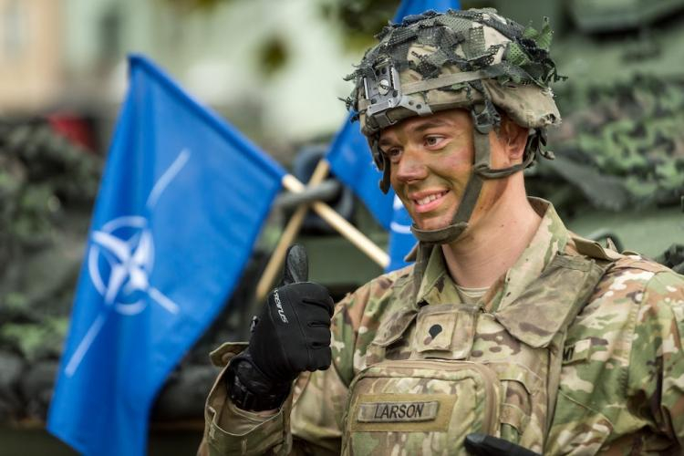 Dzień NATO w Bydgoszczy - międzynarodowy festyn militarny na Wyspie Młyńskiej. Fot. PAP/T. Żmijewski