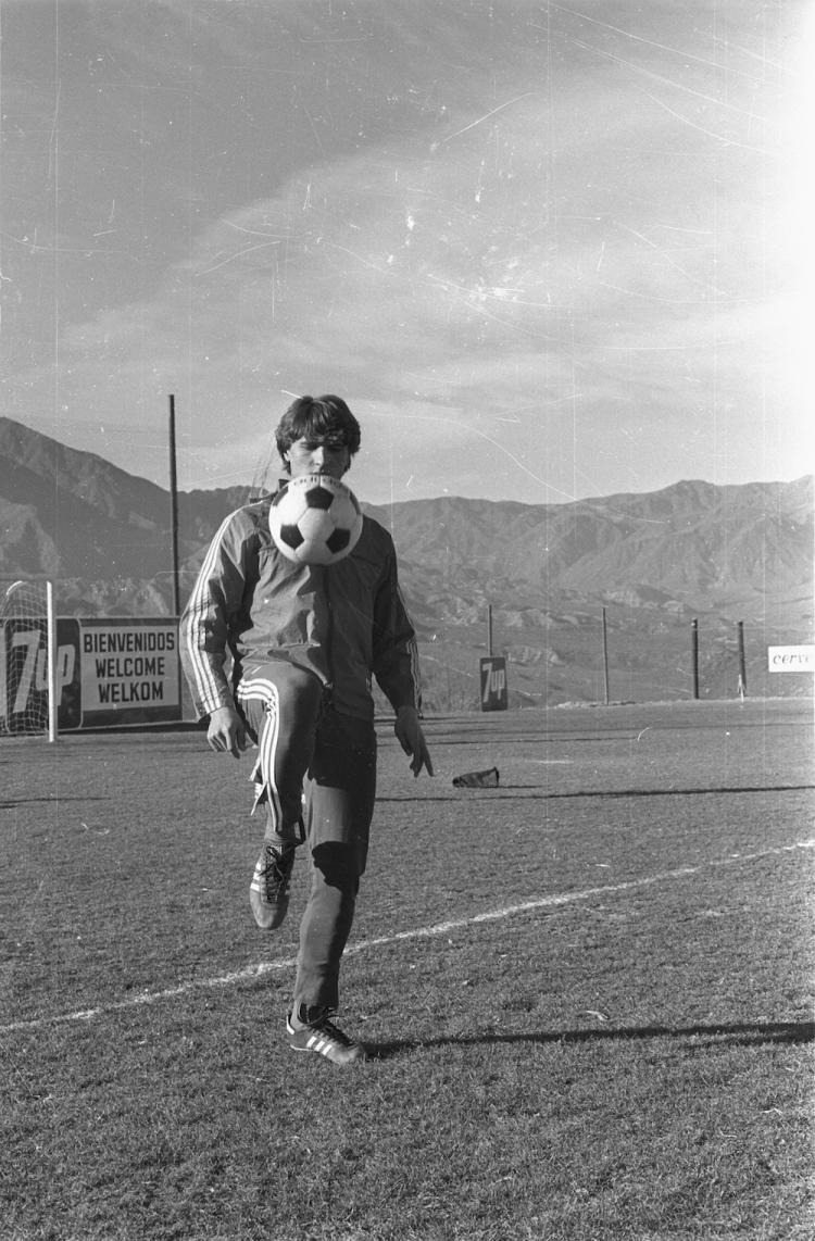 Pomocnik Adam Nawałka, 06.1978 r. Mistrzostwa Świata w Piłce Nożnej w Argentynie. Fot. PAP/CAF