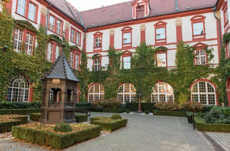 Zakład Narodowy im. Ossolińskich we Wrocławiu. Fot. PAP/M. Kulczyński