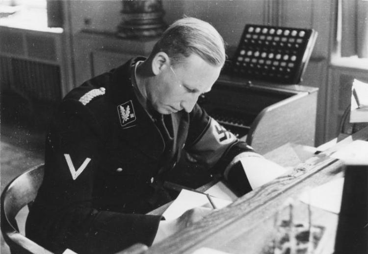 Szef Głównego Urzędu Bezpieczeństwa Rzeszy (RSHA) Reinhard Heydrich. Fot. Bundesarchiv. Źródło: Wikimedia Commons