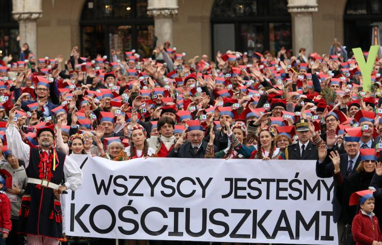 Pamiątkowe „Zdjęcie z Kościuszką” w ramach zakończenia Roku Tadeusza Kościuszki. Fot. PAP/S. Rozpędzik