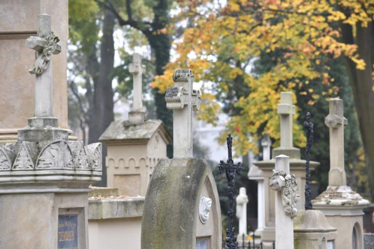 Cmentarz Rakowicki w Krakowie. 10.2017. Fot. PAP/J. Bednarczyk