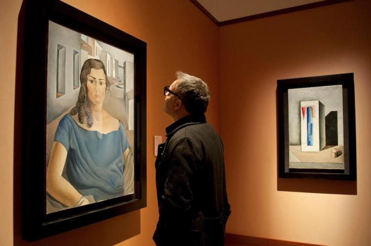 Obraz Salvadora Dalego "Postać z profilu" (L) w muzeum artysty w Figueras. Fot. PAP/EPA