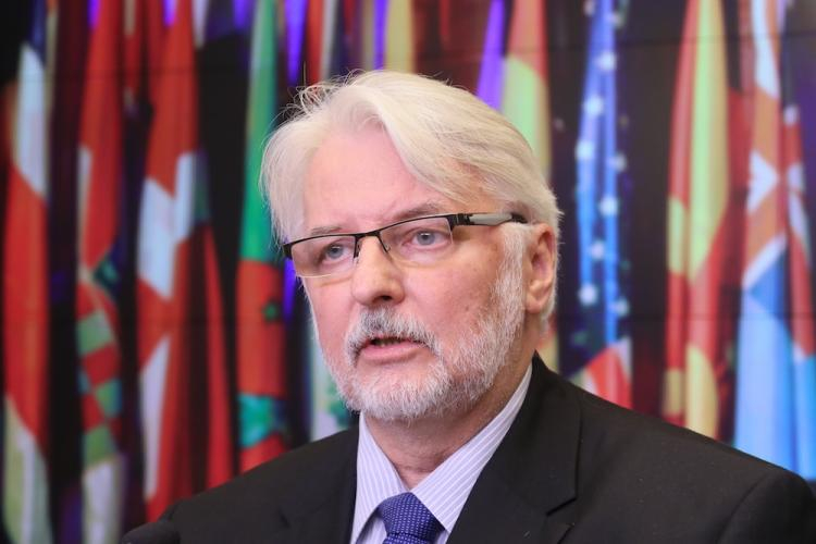 Minister spraw zagranicznych Witold Waszczykowski podczas konferencji prasowej, podsumowującej dwa lata pracy resortu. Fot. PAP/P. Supernak