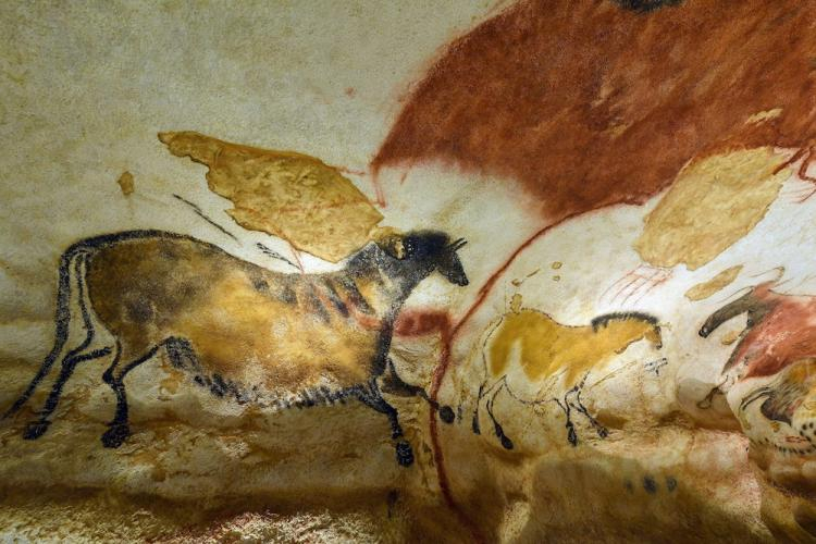 Replika malowidła jaskiniowego z Lascaux. Międzynarodowy Ośrodek Sztuki Jaskiniowej w Montignac we Francji. Fot. PAP/EPA