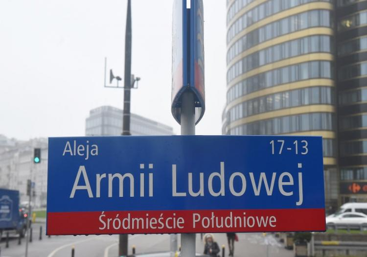 Aleja Armii Ludowej w Warszawie. 11.2017. Fot. PAP/R. Pietruszka