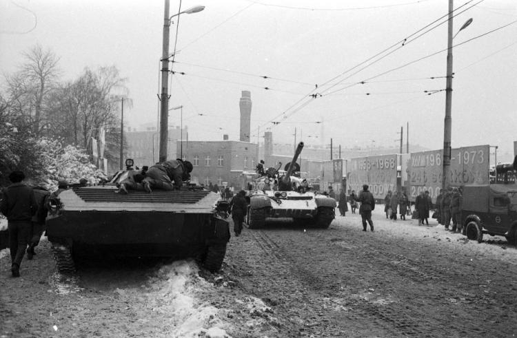 Stan wojenny. Szczecin, 12.1981. Fot. PAP/J. Undro 