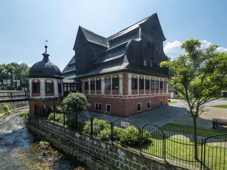 Muzeum Papiernictwa w Dusznikach-Zdroju. Fot. PAP/J. Ochoński