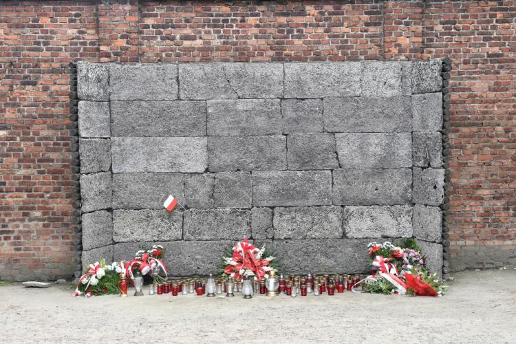 Ściana Straceń w KL Auschwitz. Fot. PAP/J. Bednarczyk
