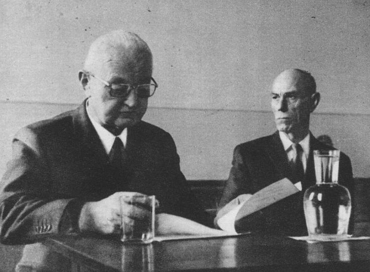 Ludwig Hahn i Thomas Wippenbeck podczas procesu w Hamburgu. Źródło: Wikimedia Commons